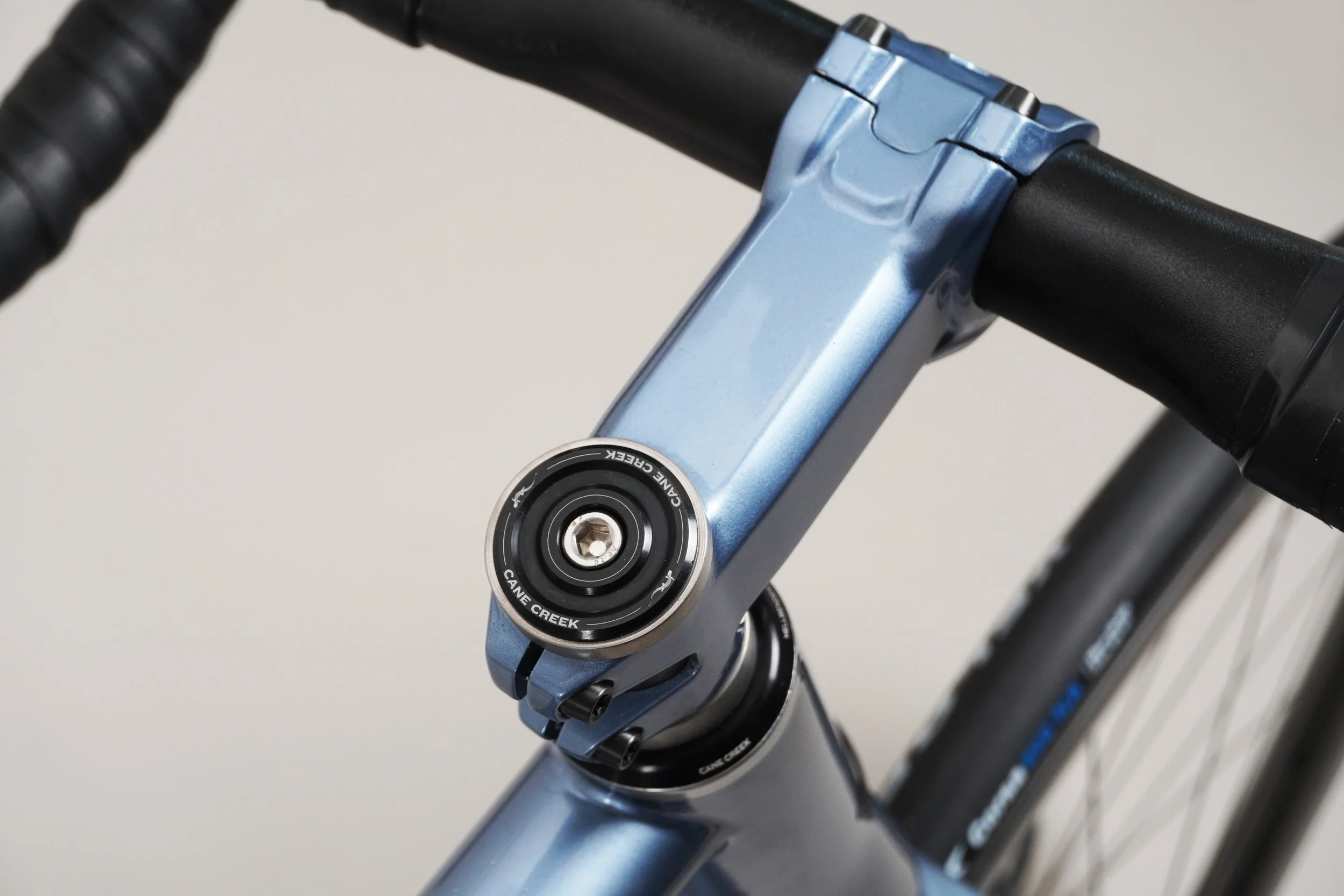 UK- AVALANCHE CYCLE- TITANIUM ICE BLUE (copie) — AVALANCHE